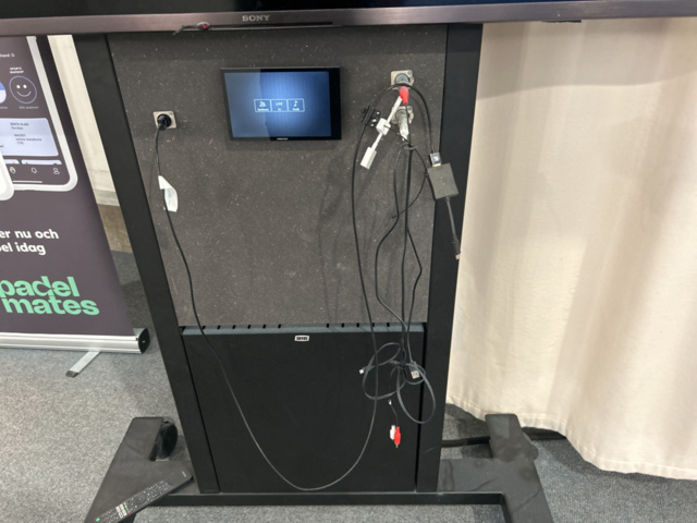 1192909-8 TV-/bildskärm 85” Sony, på mobilt golvstativ