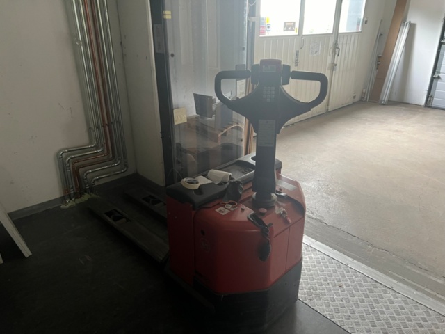 953308-3 Track stacker BT SWE 100 -06