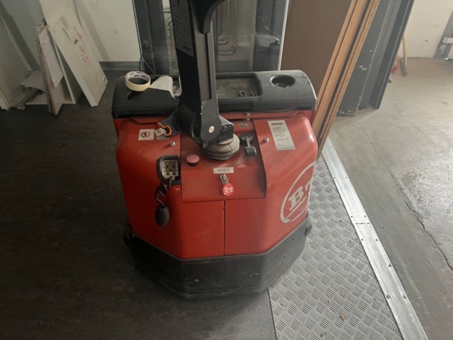 953308-4 Track stacker BT SWE 100 -06