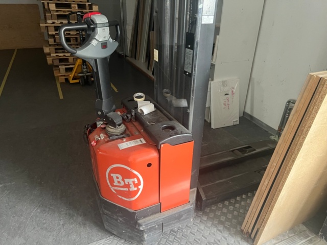 953308-5 Track stacker BT SWE 100 -06