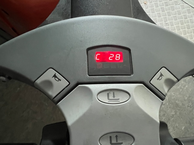 953308-10 Track stacker BT SWE 100 -06