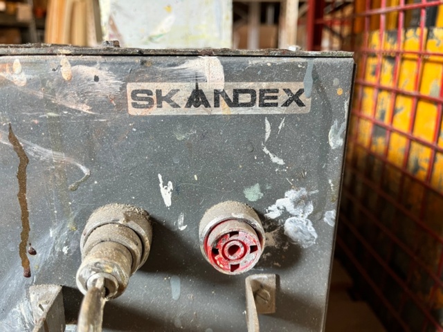 1223240-9 Color shaker Skandex