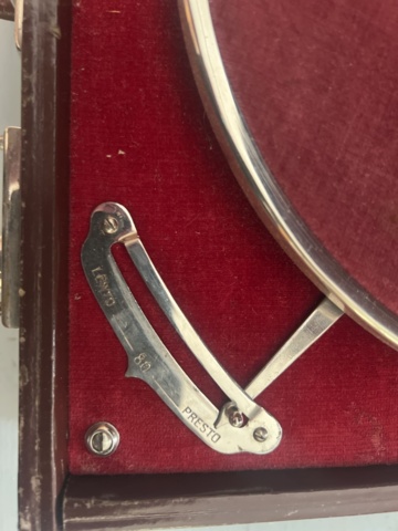 1121918-7 Crank gramophone