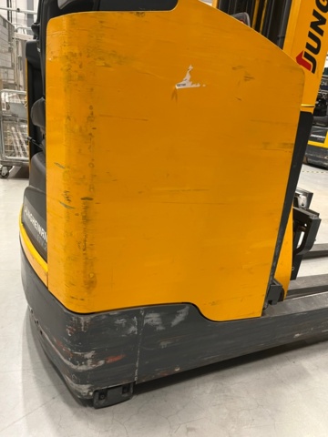 1028338-24 Reach truck, Jungheinrich ETV 214