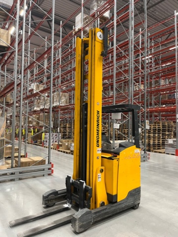 1028340-1 Reach truck, Jungheinrich ETV 216