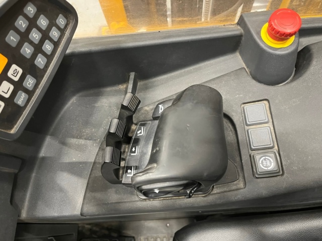 1028338-18 Reach truck, Jungheinrich ETV 214