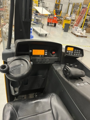 1028338-14 Reach truck, Jungheinrich ETV 214