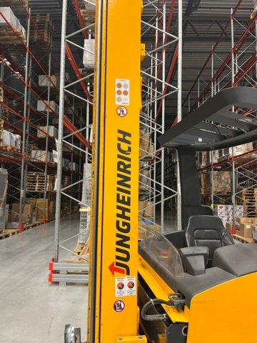1028338-7 Reach truck, Jungheinrich ETV 214