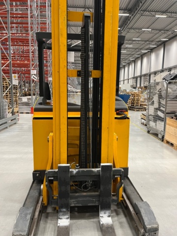 1028340-8 Reach truck, Jungheinrich ETV 216