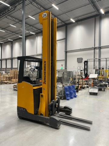 1028338-4 Reach truck, Jungheinrich ETV 214