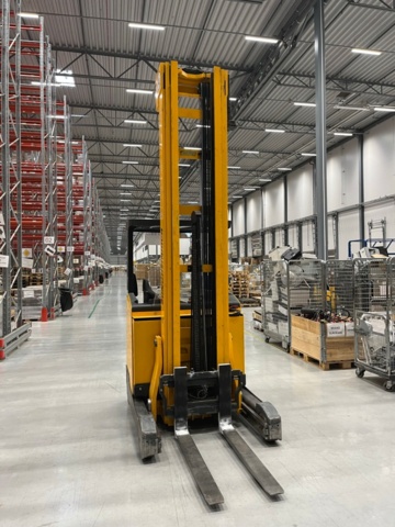 1028340-6 Reach truck, Jungheinrich ETV 216