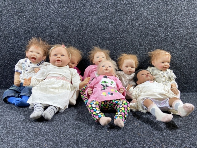 1178947-1 Doll collection Bedford Exchange 8 pcs
