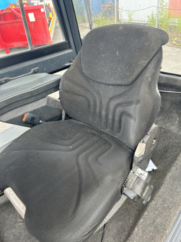 1192972-10 Linde E30 electric truck with charger