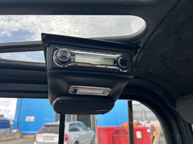 1192972-17 Linde E30 electric truck with charger