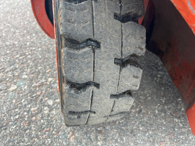 1192972-24 Linde E30 electric truck with charger