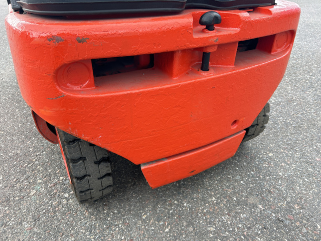 1192972-32 Linde E30 electric truck with charger