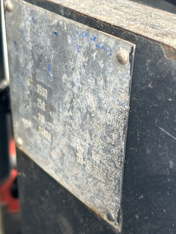 1192972-37 Linde E30 electric truck with charger