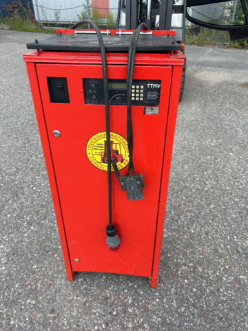 1192972-51 Linde E30 electric truck with charger