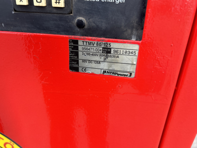 1192972-53 Linde E30 electric truck with charger