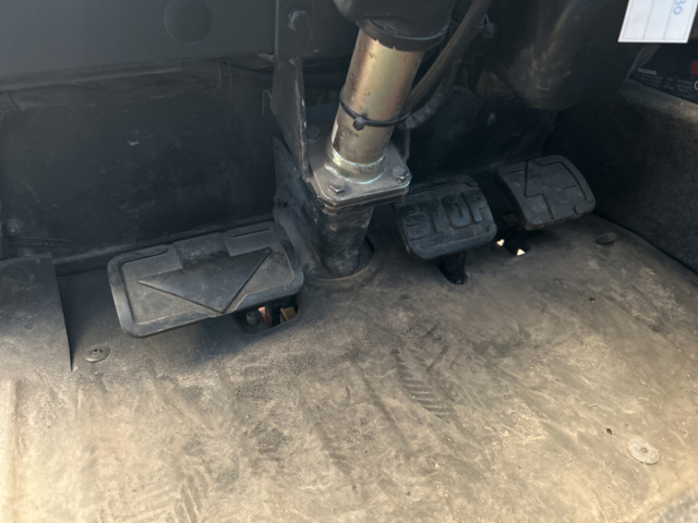 1192972-9 Linde E30 electric truck with charger