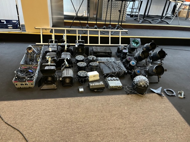 1209097-1 Collection with stage, sound & lighting equipment