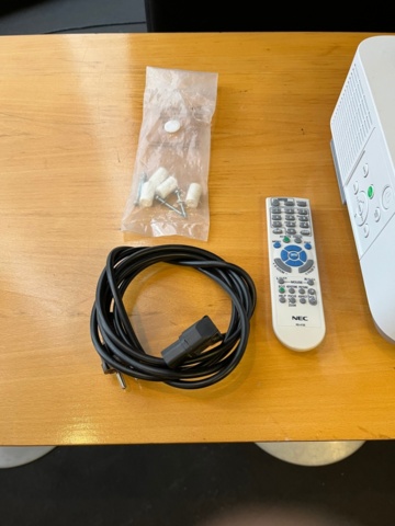 1209098-4 Projector with ceiling mount NEC P502H