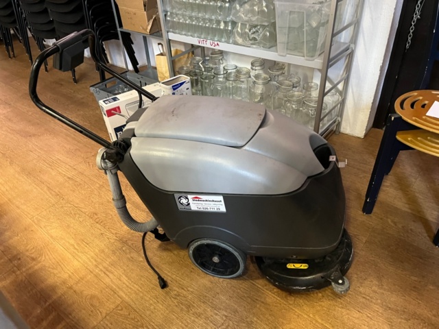1209111-1 Cleaning machine with accessories Nilfisk BA 410
