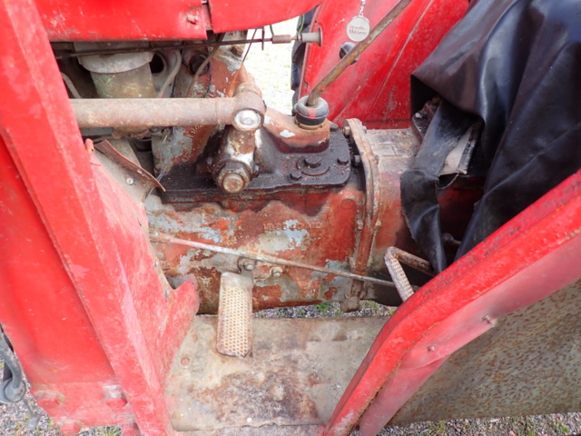 1227027-7 Massey-Ferguson -65 Tractor