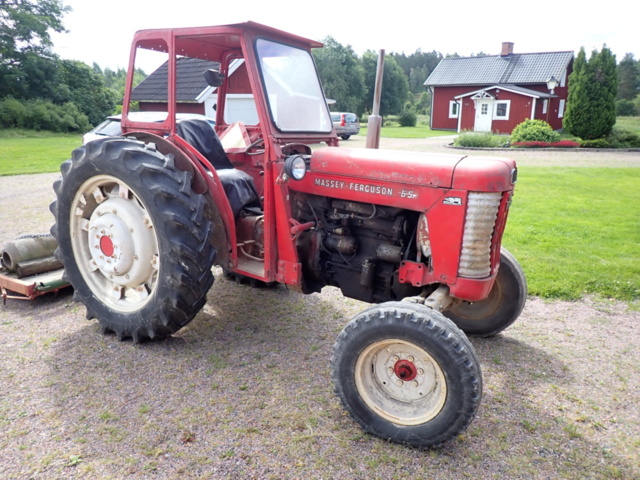 1227027-4 Massey-Ferguson -65 Tractor