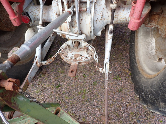 1227027-9 Massey-Ferguson -65 Tractor