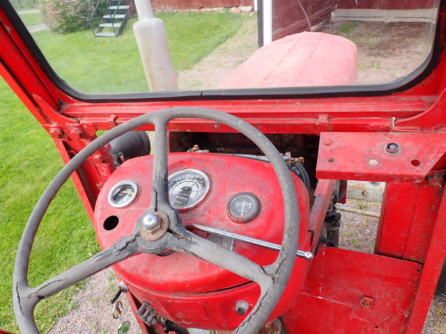 1227027-14 Massey-Ferguson -65 Tractor