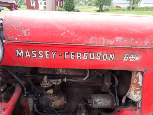 1227027-16 Massey-Ferguson -65 Tractor