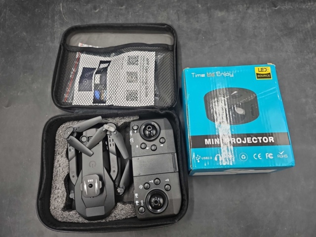1219473-1 Miniprojektor + drönare - Frakt ingår