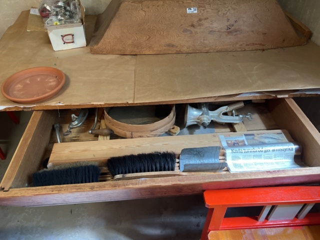 1121980-6 Tunnbröds bakbord med tillbehör