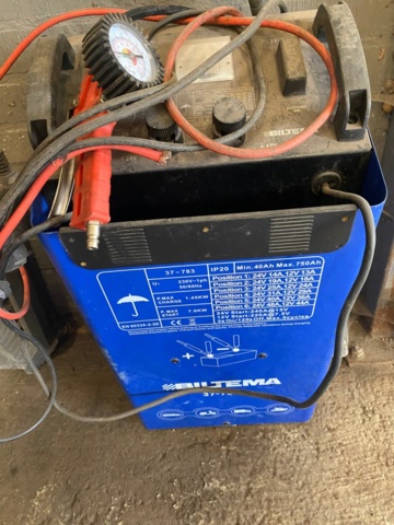 1151611-2 Battery charger Biltema 37-783, incl. sledgehammer and broken booster