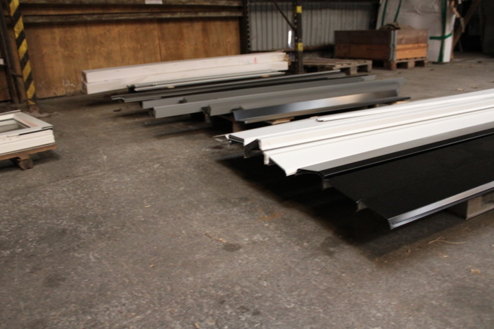 1151655-8 Lister, sockel, foder mm. Allt i ställen