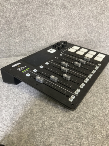 1200454-4 RØDE Class-A Servo Biased Preamps with Aphex