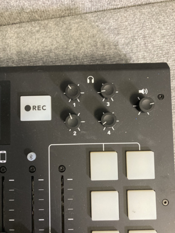 1200454-8 RØDE Class-A Servo Biased Preamps with Aphex