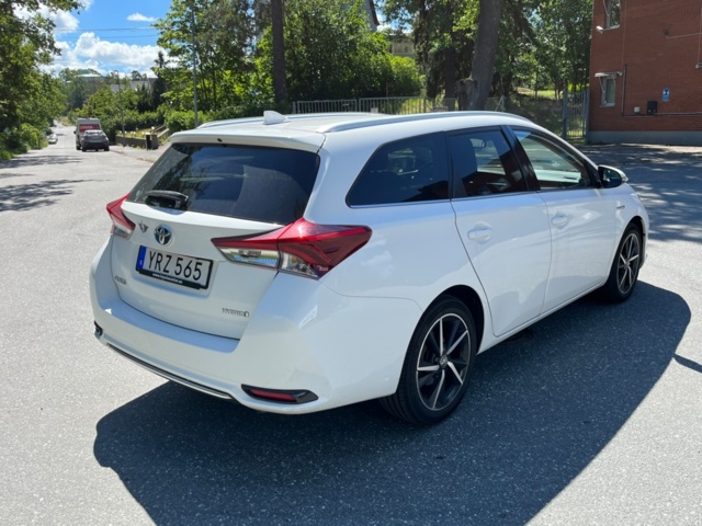1227415-5 Toyota Auris Touring Sports Hybrid e-CVT - 2017
