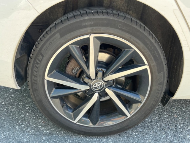 1227415-17 Toyota Auris Touring Sports Hybrid e-CVT - 2017