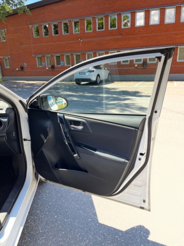 1227415-44 Toyota Auris Touring Sports Hybrid e-CVT - 2017