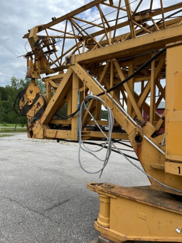 1214898-24 Semi-mobile tower crane, Liebherr 112K -1996