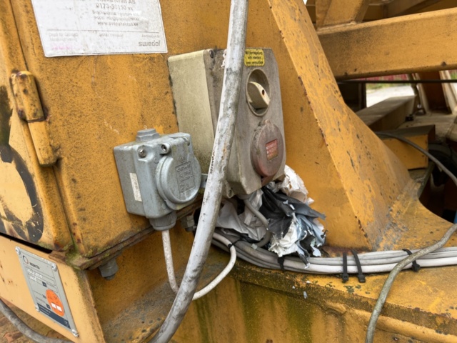 1214898-28 Semi-mobile tower crane, Liebherr 112K -1996
