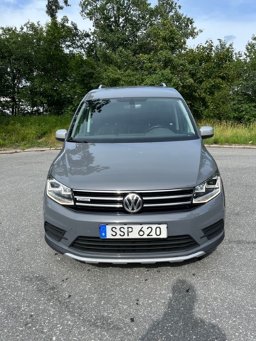 1227416-2 Volkswagen Caddy Alltrack Van -2017