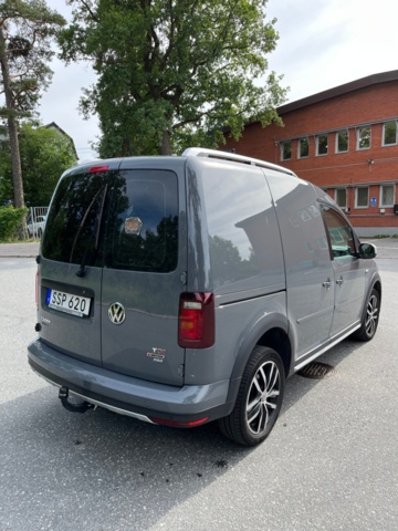 1227416-5 Volkswagen Caddy Alltrack Van -2017