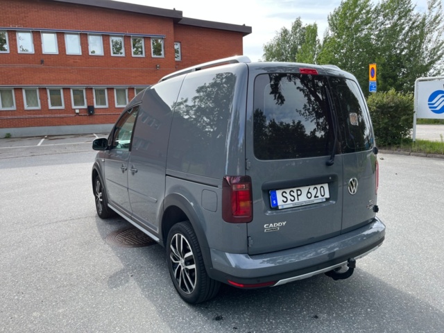 1227416-7 Volkswagen Caddy Alltrack Van -2017