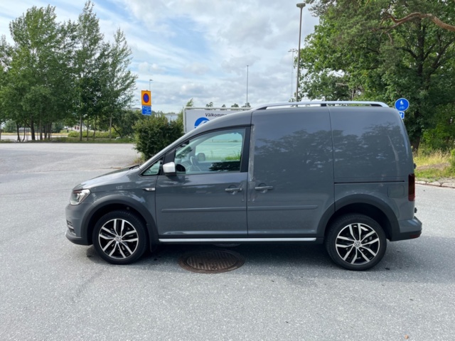 1227416-8 Volkswagen Caddy Alltrack Van -2017