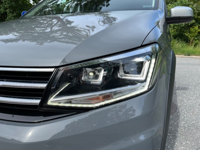 1227416-9 Volkswagen Caddy Alltrack Van -2017