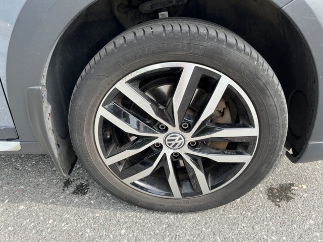 1227416-22 Volkswagen Caddy Alltrack Van -2017