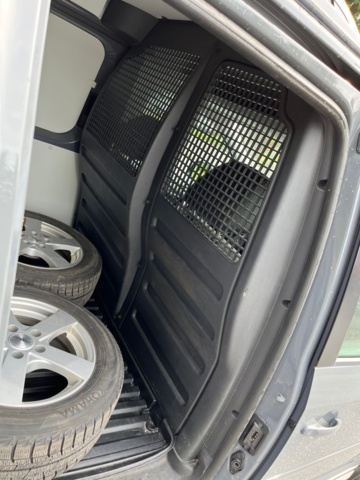 1227416-25 Volkswagen Caddy Alltrack Van -2017